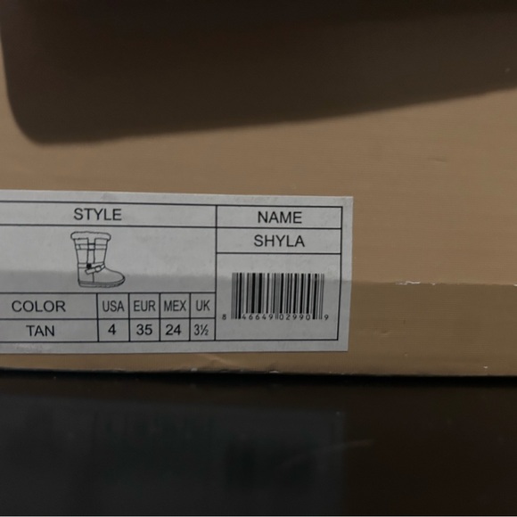 Brown Michael Kors boots, brand new got them awhile back, they just didn’t fit - Picture 4 of 4